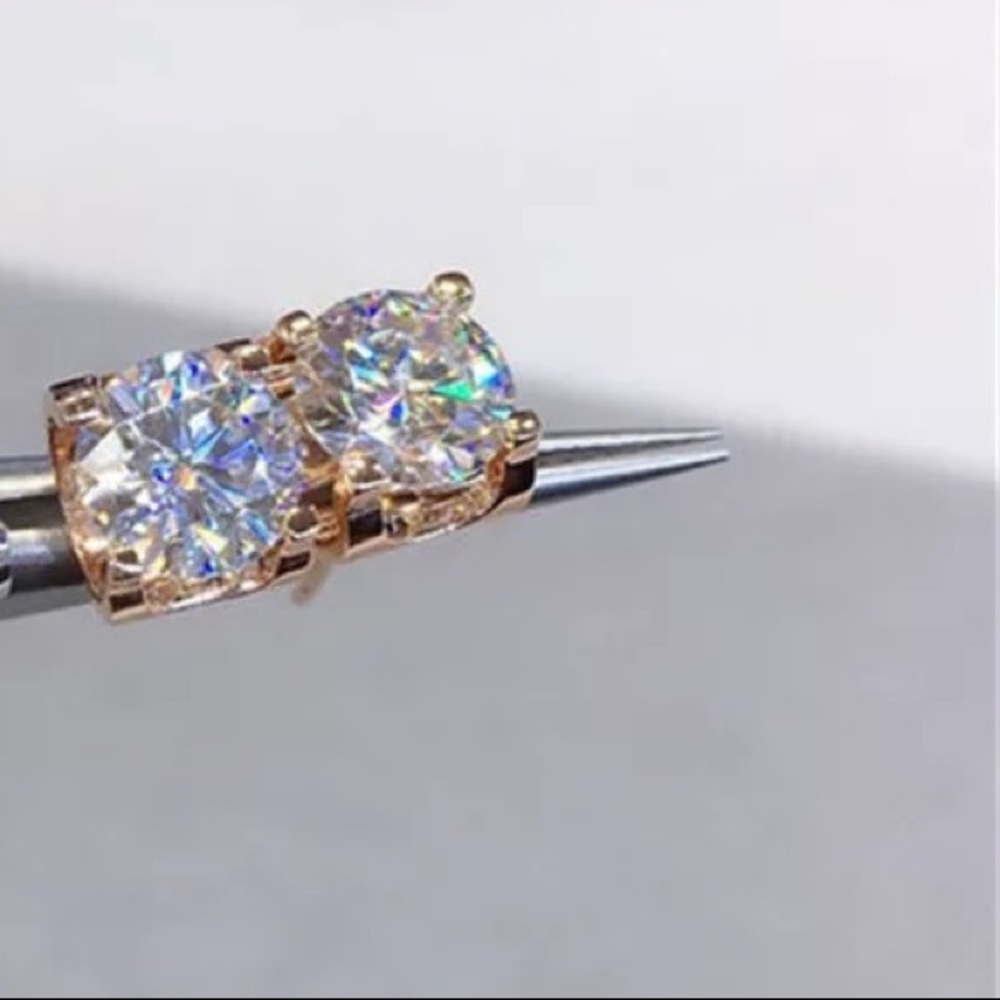 1.5ct Gold Solitaire Earrings - Picture 6 of 9